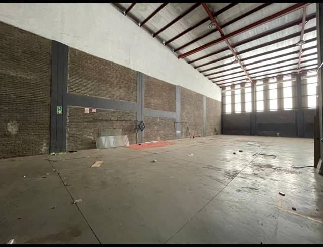 667M² WAREHOUSE TO LET IN HALFWAY HOUSE